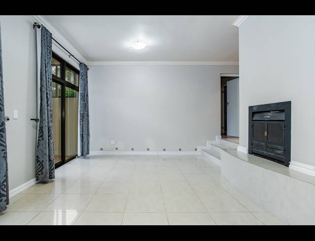 4 BEDROOM HOUSE RENTED IN PEARL VALLEY GOLF & COUNTRY ESTATE